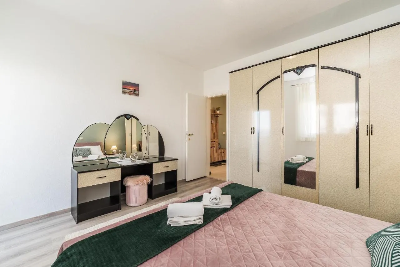 Apartments Matilda Sukošan